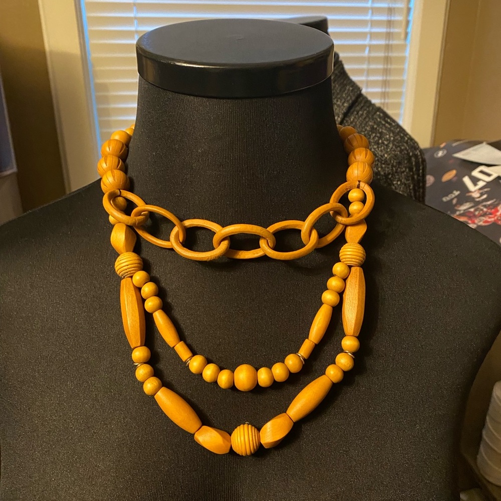 Plunder wood necklace.